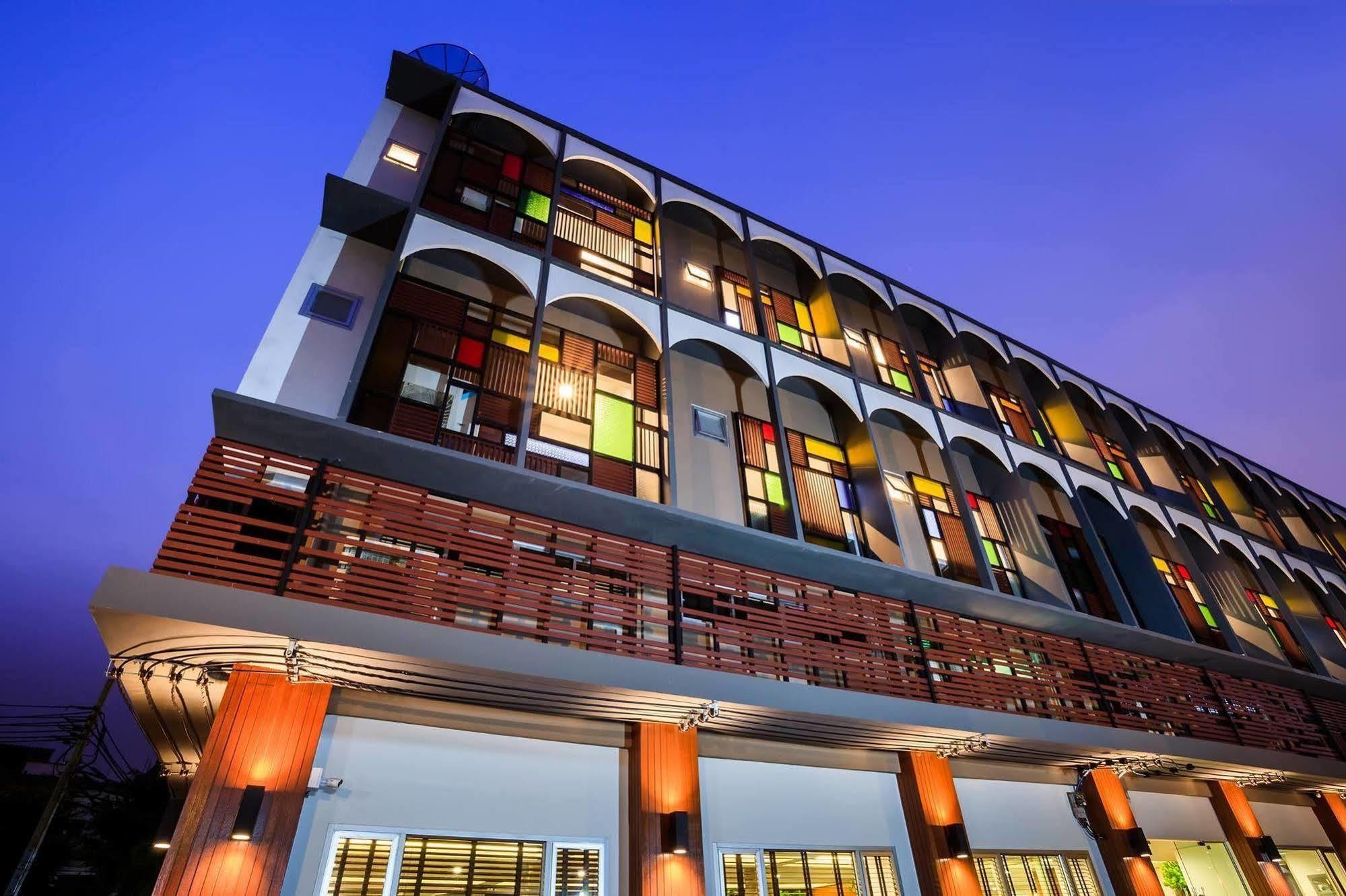 Admire Thonburi Hotel Bangkok Exterior foto