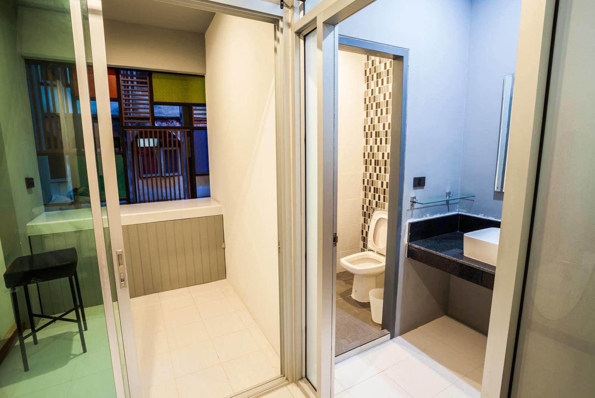 Admire Thonburi Hotel Bangkok Exterior foto